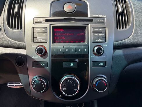 Used 2010 Kia Forte SX image 8