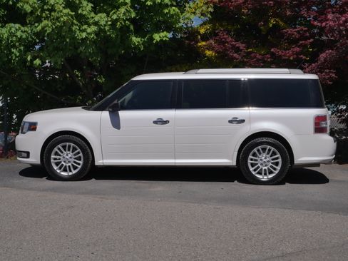 Used 2019 Ford Flex SEL w/ Equipment Group 202A AWD/4WD image 14