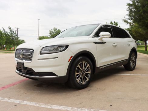 Used 2021 Lincoln Nautilus Reserve w/ Cargo Utility Package image 3