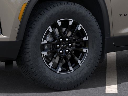 New 2026 Chevrolet Traverse Z71 w/ Enhanced Driving Package AWD/4WD image 9