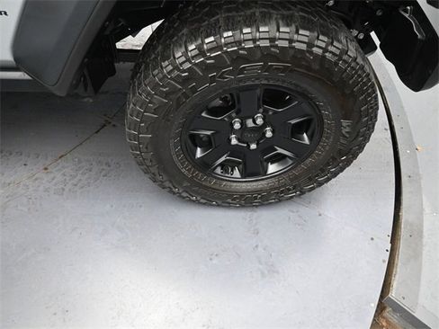 Used 2023 Jeep Gladiator Mojave image 19