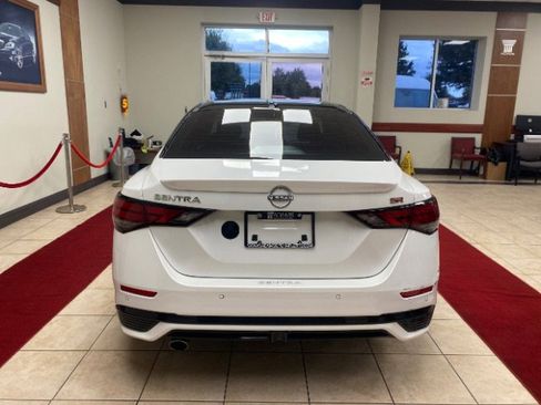 Used 2024 Nissan Sentra SR image 2