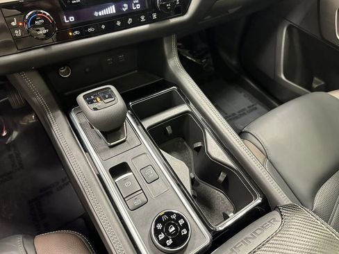 Used 2023 Nissan Pathfinder Platinum image 33