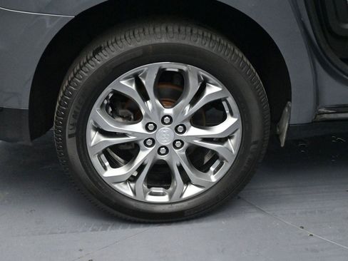 Used 2019 Buick Enclave Avenir w/ Avenir Technology Package image 40