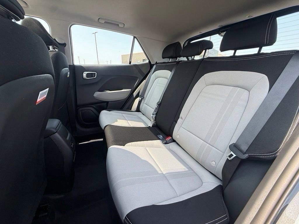 Certified 2024 Hyundai Venue SEL FWD image 25