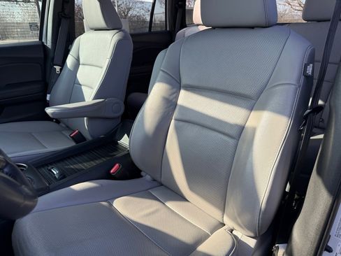 Used 2023 Honda Passport EX-L image 11