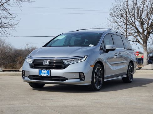 Certified 2024 Honda Odyssey Elite image 3