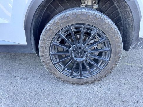 Used 2024 Hyundai Palisade SEL w/ Premium Package image 11