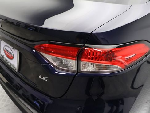 Certified 2025 Toyota Corolla LE FWD image 9