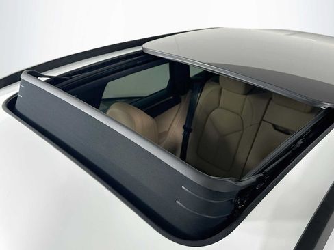 New 2026 Porsche Macan AWD/4WD image 22
