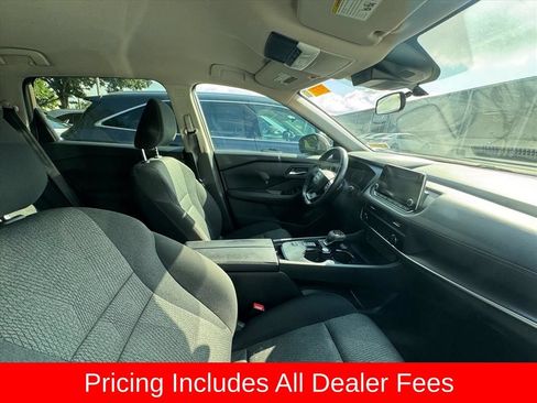Used 2025 Nissan Rogue SV FWD image 3
