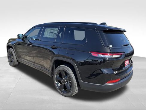 New 2025 Jeep Grand Cherokee L Altitude image 3