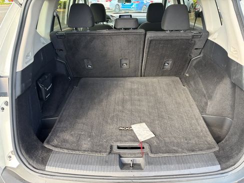 Used 2023 Nissan Rogue S image 11