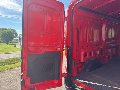 Used 2023 Ford Transit 250 Medium Roof AWD image 14
