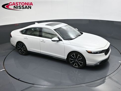 Used 2024 Honda Accord Touring image 23
