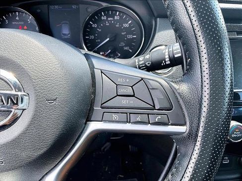 Used 2022 Nissan Rogue Sport SV FWD image 21