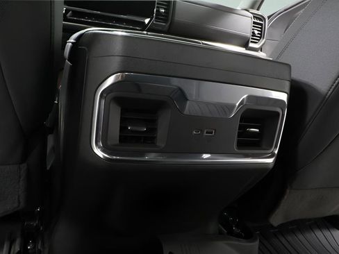 Used 2023 GMC Sierra 1500 Elevation image 25