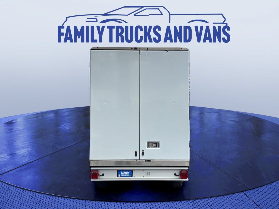 Used 2024 Ford E-350 and Econoline 350 Super Duty w/ Power Windows & Locks Group RWD image 4
