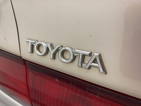 Used 1998 Toyota Camry LE FWD image 32