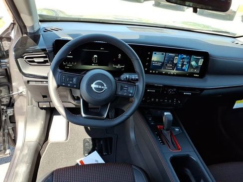 New 2026 Nissan Kicks SR FWD image 8