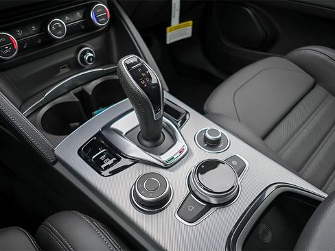 New 2025 Alfa Romeo Stelvio Sprint image 16