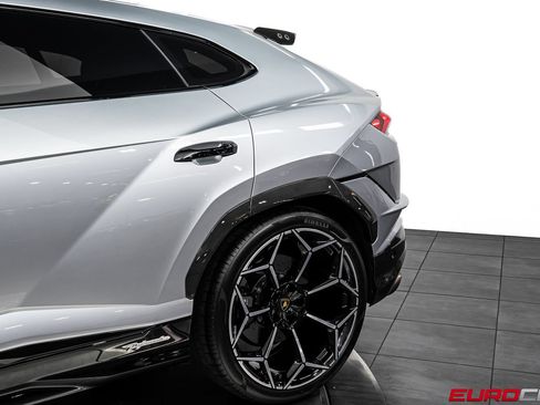 Used 2024 Lamborghini Urus Performante AWD/4WD image 21