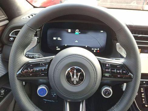 New 2025 Maserati Grecale Folgore image 17