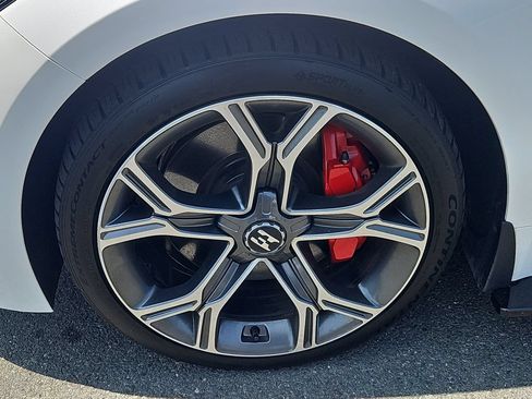 Used 2019 Kia Stinger GT2 AWD/4WD image 7