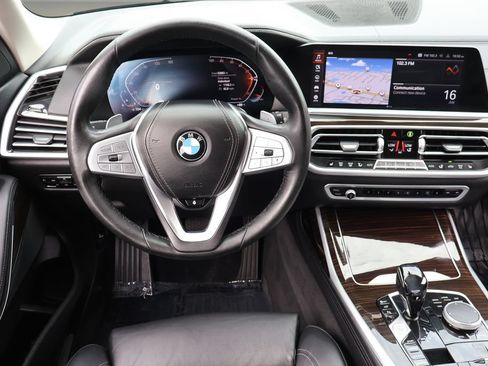 Used 2021 BMW X7 xDrive40i w/ Parking Assistance Package AWD/4WD image 15