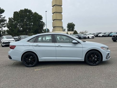 New 2026 Volkswagen Jetta SE FWD image 6