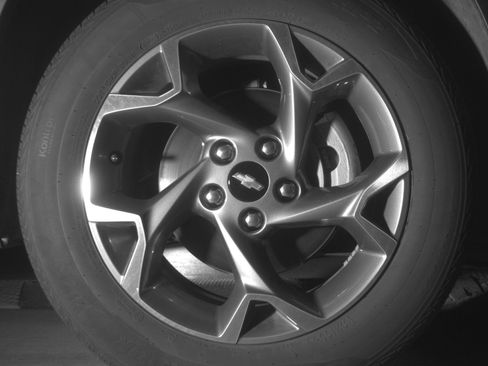 Used 2025 Chevrolet Trax LT FWD image 13