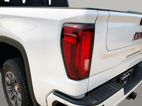 Used 2024 GMC Sierra 1500 AT4 w/ Technology Package AWD/4WD image 28