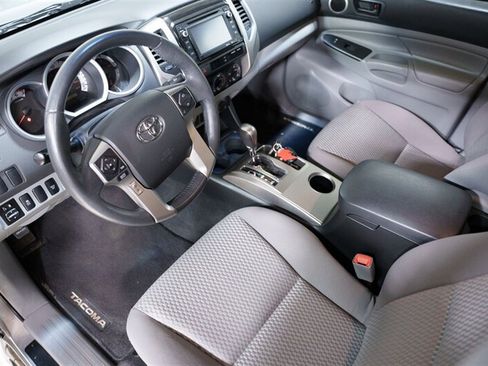 Used 2014 Toyota Tacoma 4x4 Double Cab w/ SR5 Package image 9