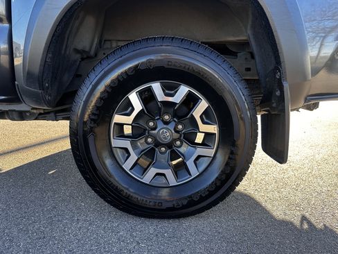 Used 2023 Toyota Tacoma TRD Off-Road image 20