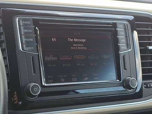 Used 2019 Volkswagen Beetle 2.0T Final Edition SEL image 17