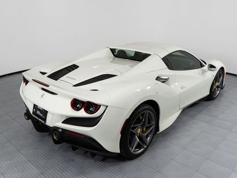 Certified 2023 Ferrari F8 Tributo image 2