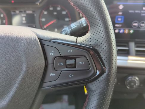 Certified 2024 Chevrolet Trax RS w/ Driver Confidence Package FWD image 18