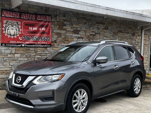 Used 2017 Nissan Rogue SV FWD image 2