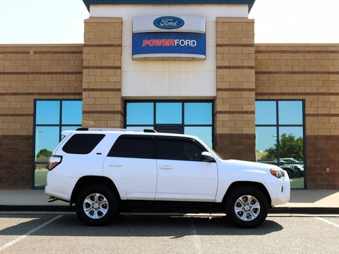 Used 2022 Toyota 4Runner SR5 w/ Wilderness Package (TMS) AWD/4WD image 5