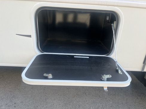 Used 2022 Ford E-450 and Econoline 450 Super Duty w/ Motorhome Prep Package image 16