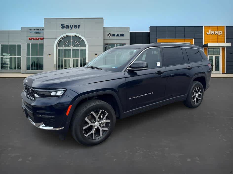 Used 2023 Jeep Grand Cherokee L Limited w/ Luxury Tech Group II AWD/4WD image 2