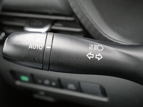 Used 2023 Nissan Sentra SV image 32