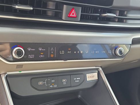 New 2026 Kia Carnival FWD image 25