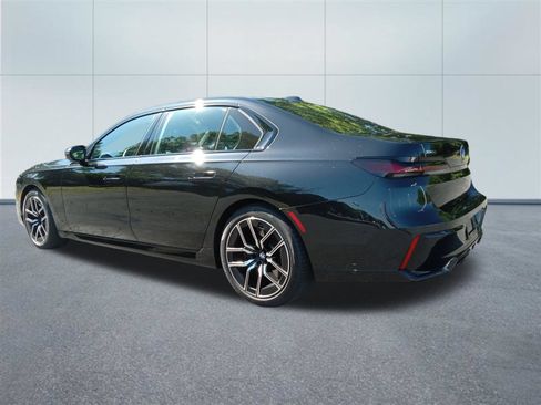 Used 2026 BMW 740i xDrive AWD/4WD image 3