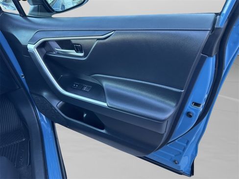 Used 2025 Toyota RAV4 SE image 37