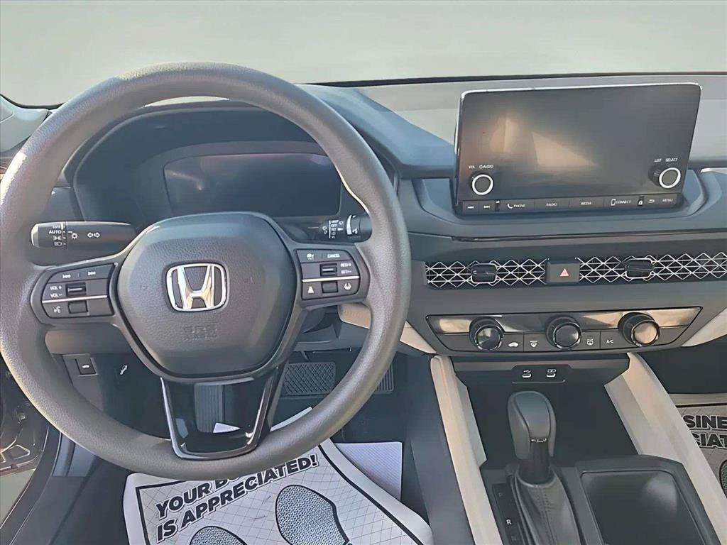 Used 2025 Honda Accord LX image 9