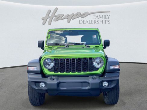 Used 2025 Jeep Wrangler Unlimited Sport AWD/4WD image 9