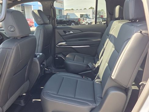 New 2026 Chevrolet Traverse LT w/ Enhanced Driving Package image 4