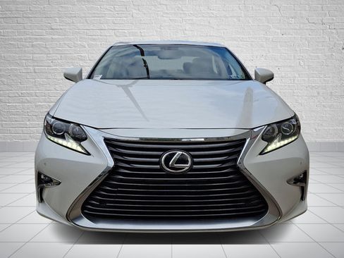 Used 2016 Lexus ES 350 w/ Navigation System Package FWD image 2