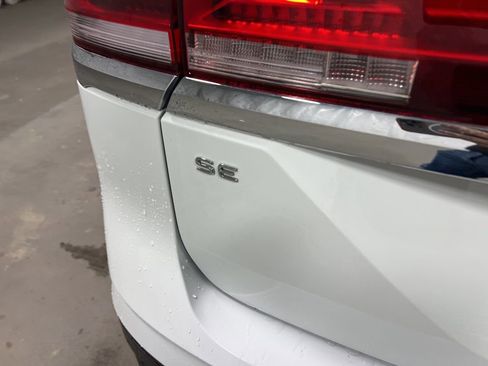 Used 2024 Volkswagen Atlas SE image 16